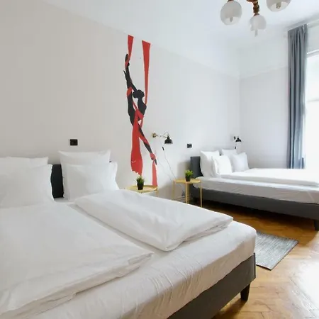 Nice Modern Apartments- Best Location W41 *